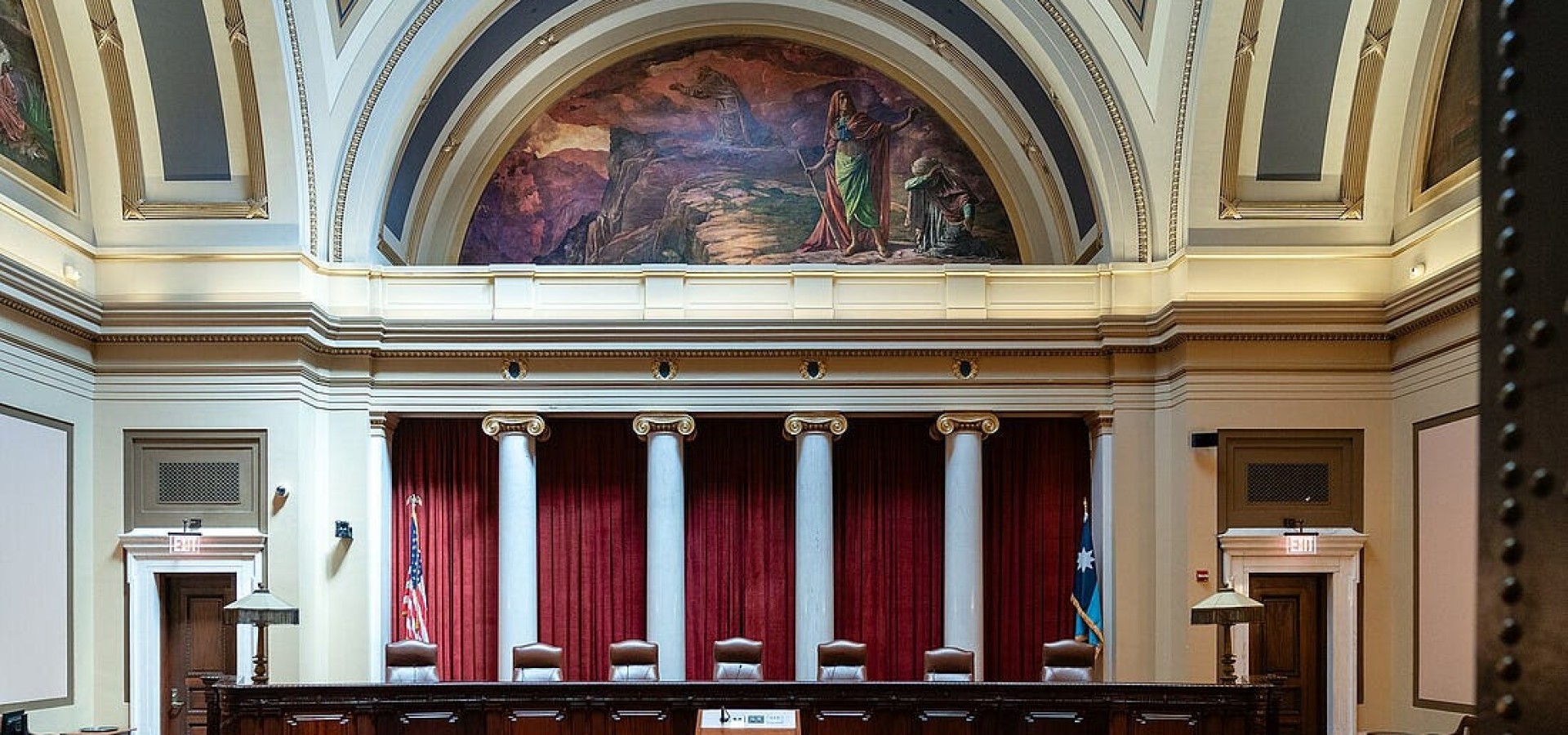 Minnesota court says toplessness is not lewd